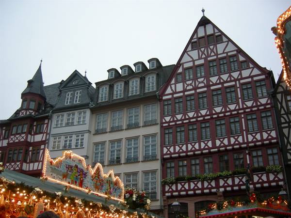 Christmas market lights before the half-timbered houses of Frankfurt Römerberg