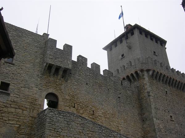 first tower (guaita)