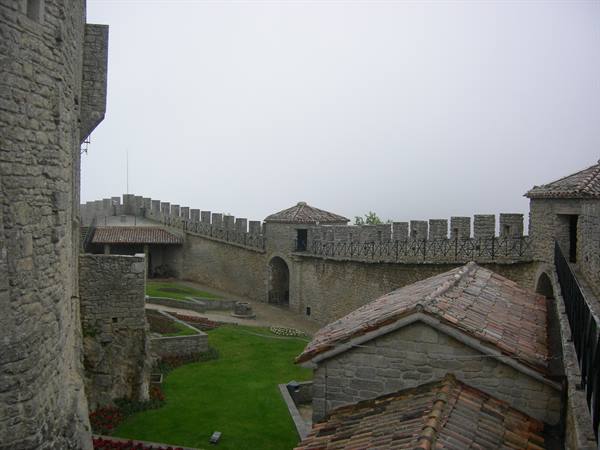 first tower (guaita) 