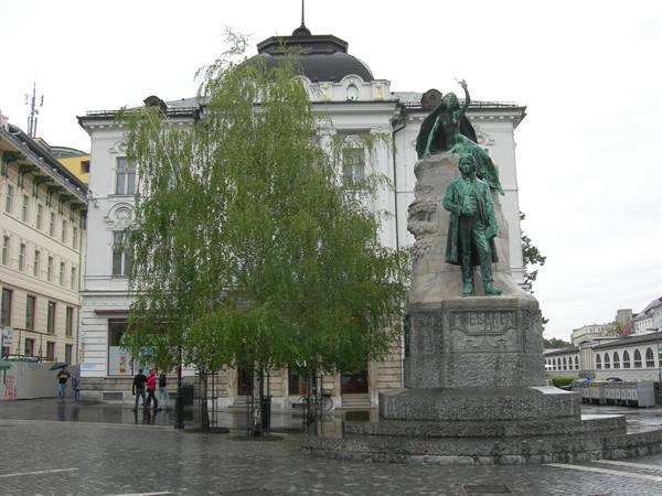 Bronze Prešeren monument with his muse in Ljubljana's Prešernov square