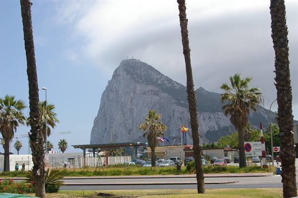 The fortress seen from Spanish territory