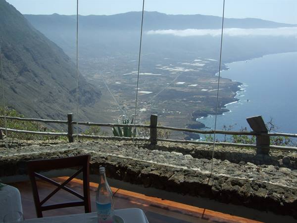 El Hierro - Restaurante Mirador Manrique (table with a view)