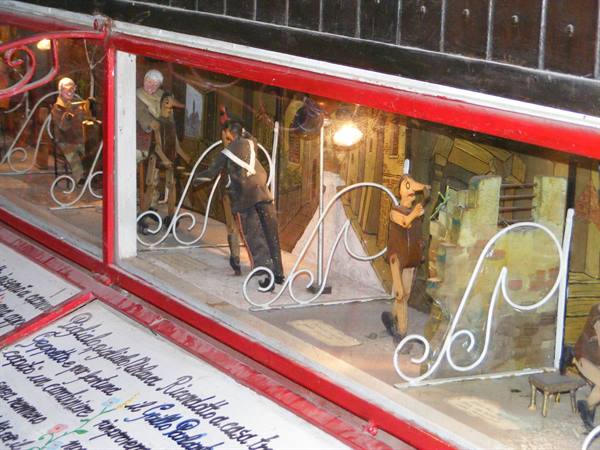 mechanical puppet theatre