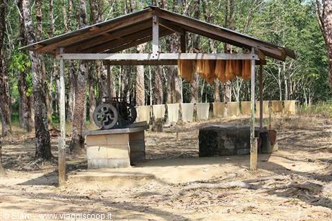 13/12/08 James Bond Island excursion, hut for drying the rubber