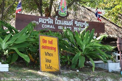 14/12/08 Coral Island, sign reminding us that swimming is forbidden at low tide 