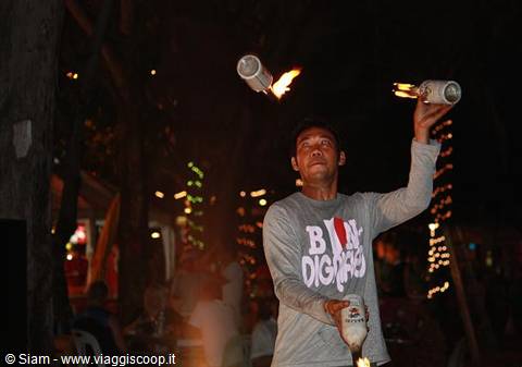 15/12/08 Carnival in Patong/Phuket, a juggler.