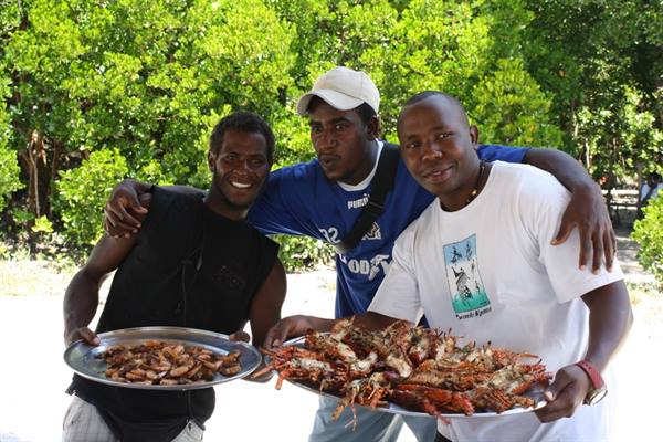 Dive with a dish of lobsters and its 2 friends