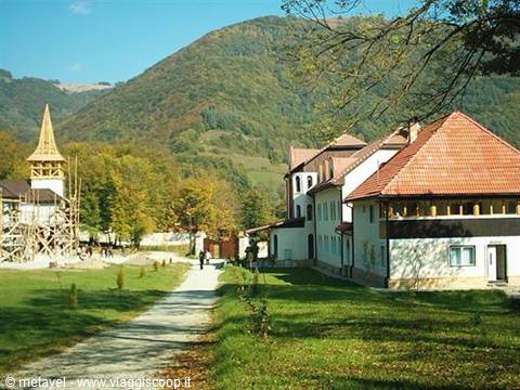 Lupșa Monastery