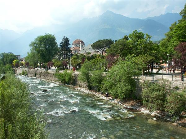 Merano 023 - Along the Passirio