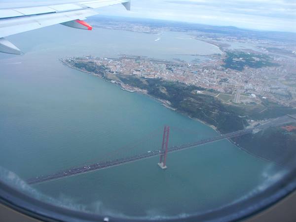 01 Lisbon - 01.03 25 April Bridge