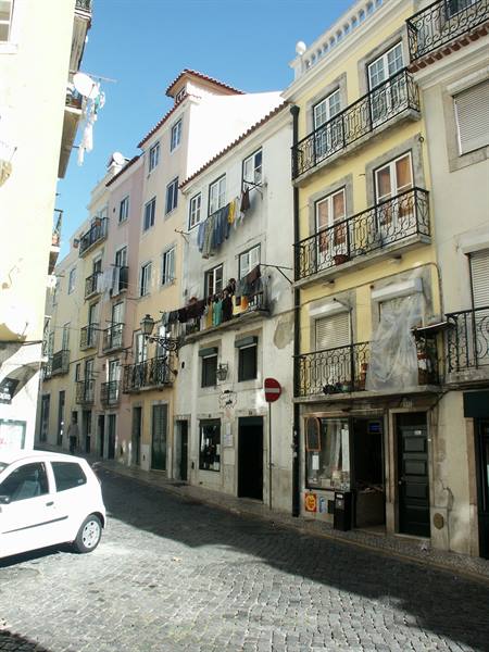 01 Lisbon - 11.22 Alfama