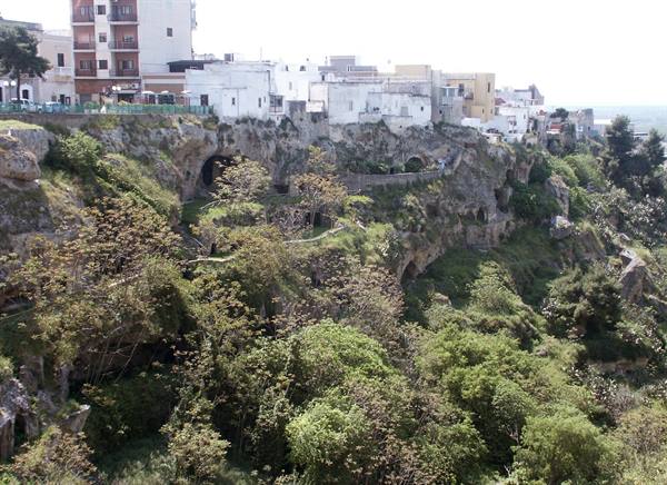 06-04 - Massafra - Rock dwellings