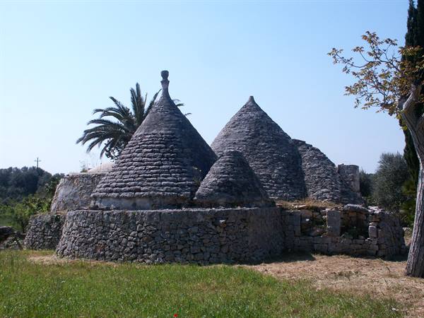 08-04 - Grotta Figazzano - Abandoned trullo