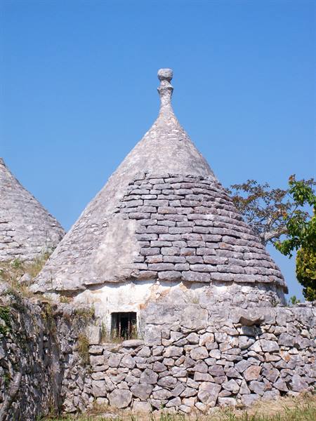 08-08 - Grotta Figazzano - Abandoned trullo