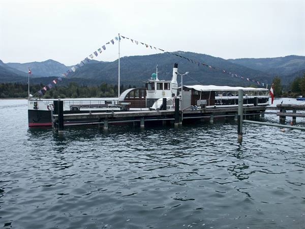 Salzkammergut 010 - St. Wolfgang - Boat on the Wolfgangsee
