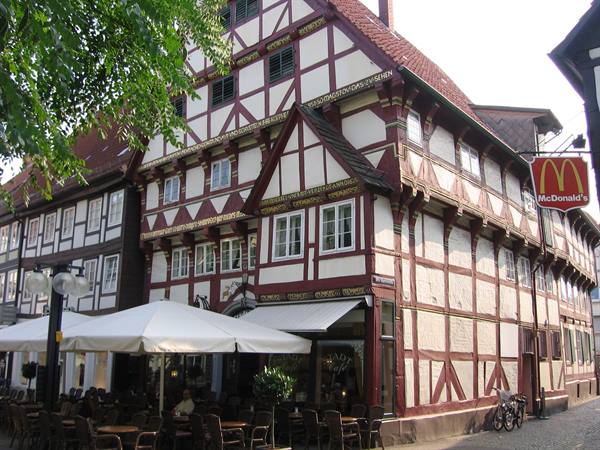 Hameln, glimpse in Baekerstrasse