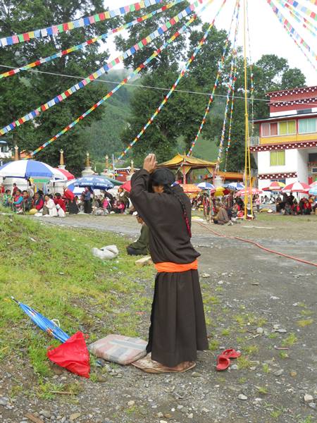 prayers at the Bamei Temple