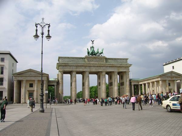 the Brandenburg Gate and Pariser Platz