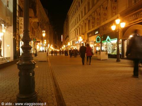 Vaci Street at night