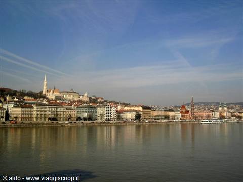 Panorama left bank of the Danube