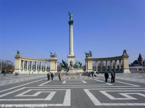 Heroes' Square