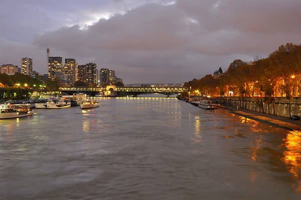 Paris the Seine