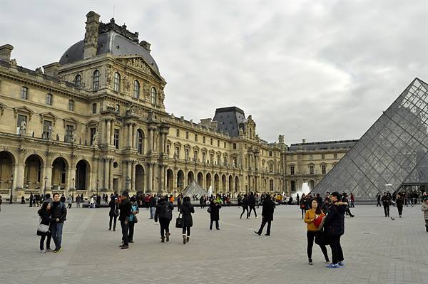 Louvre
