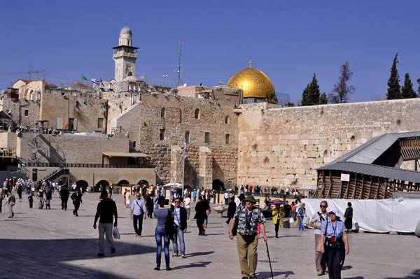 Wailing Wall and Al Aqsa Mosque