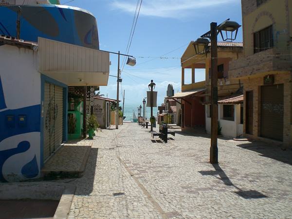 The main street of canoa