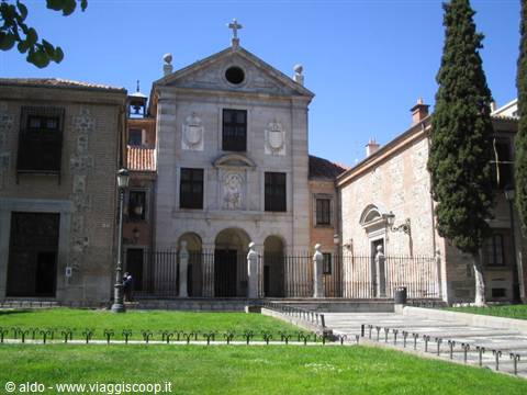 De La Villa Square