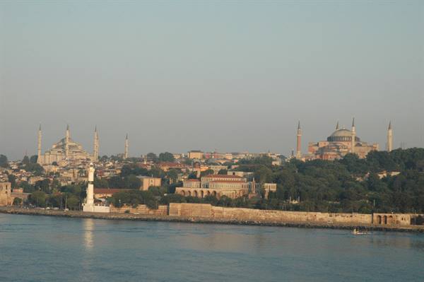 The arrival in Istanbul