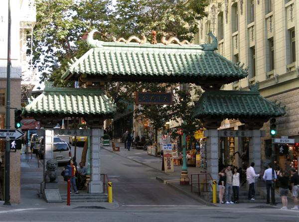 San Francisco - The Monumental Gateway of Chinatown