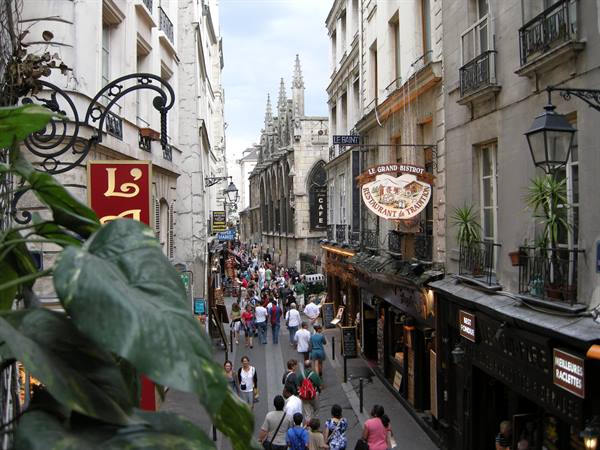 The Latin Quarter 1