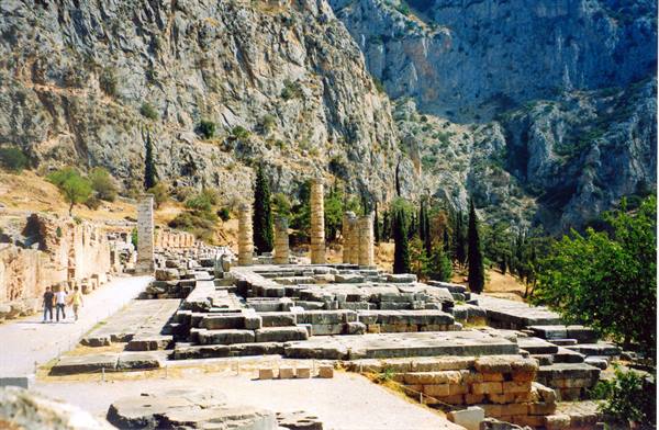 sanctuary of apollo in delphi