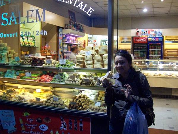 Montmartre, stop at a pastry shop