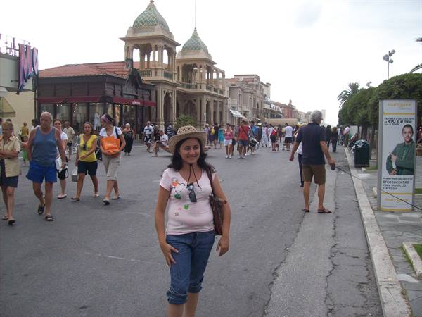 On the Viareggio promenade