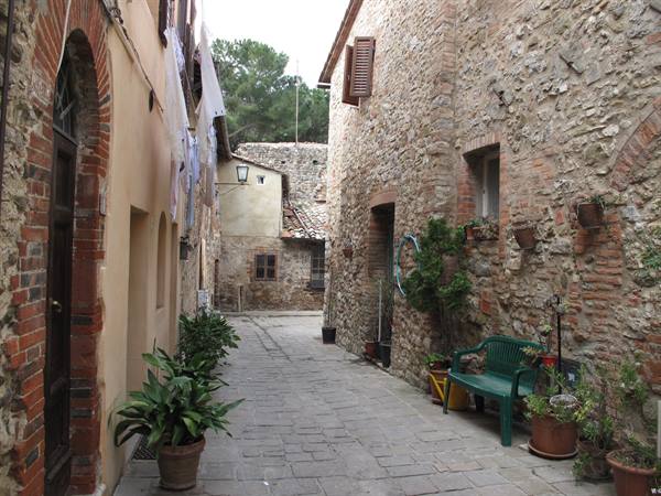 the village of San Gusmè