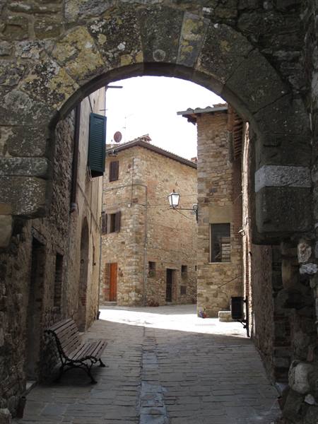 the village of San Gusmè