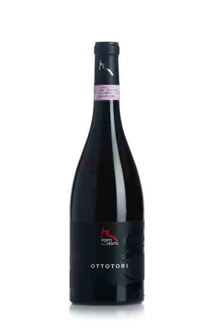 The Ottotori wine, of the Forti del Vento estate