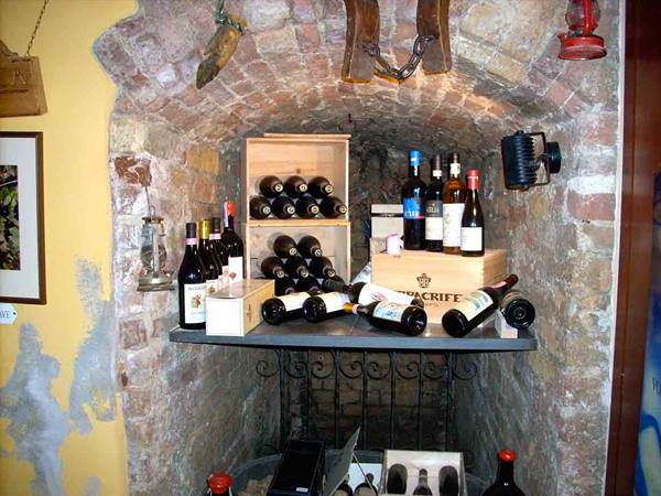 A corner of the characteristic Enoteca Caffè Roma