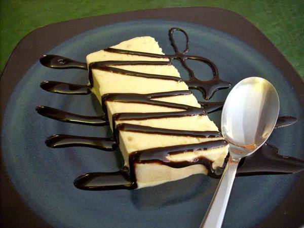 A tasty semifreddo of Ristorante Sapori di Langa