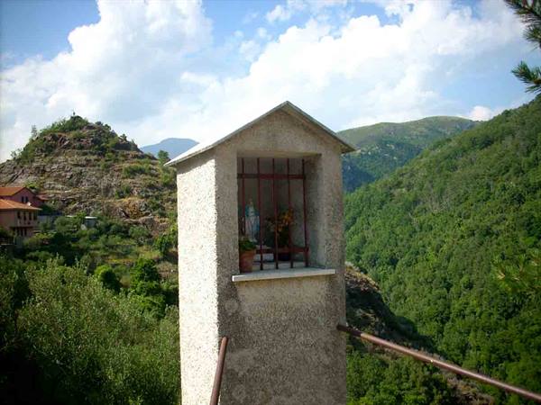 A votive shrine on the heights of Ne