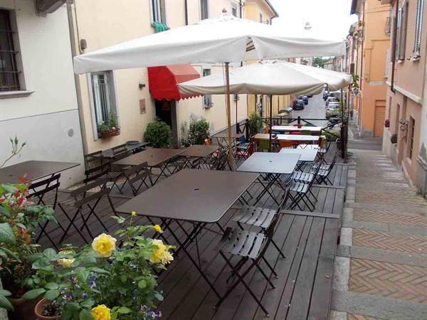 In the outdoor area of Ristorante Muntà di Ratt