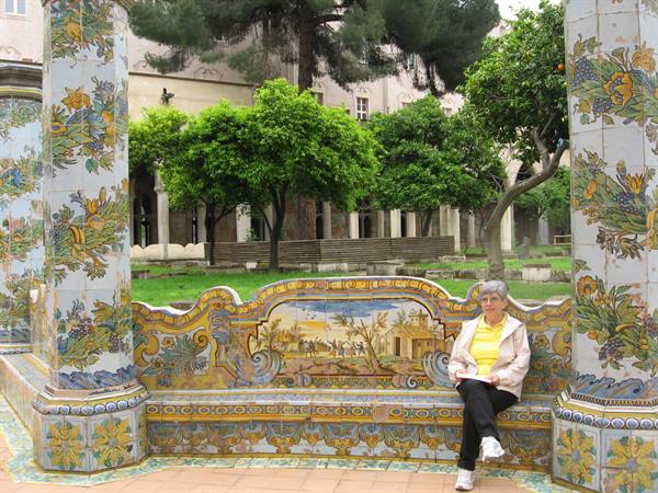 www.viaggiericordi.com  - Cloister - Naples