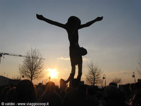 The Risen Christ that Weeps