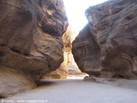 Petra : The Siq 1200 m long