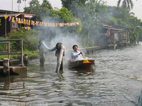 Floating shop