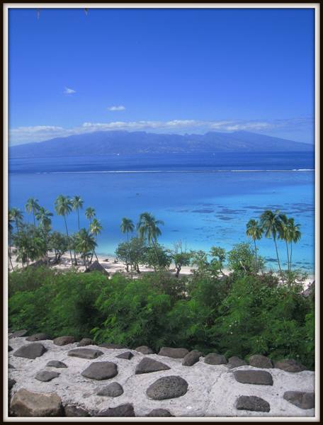 Sofitel Moorea beach a glance toward Tahiti