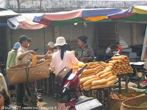14 - Kratie - Market