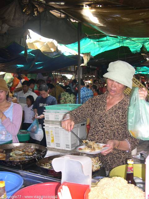 16 - PP - Central Market - She's preparing my breakfast